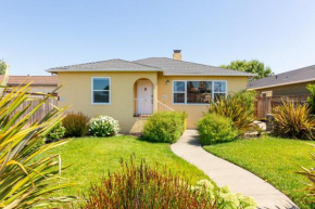 Spacious Renovated Petaluma Home- Pool Table, Fire Pit, Parking